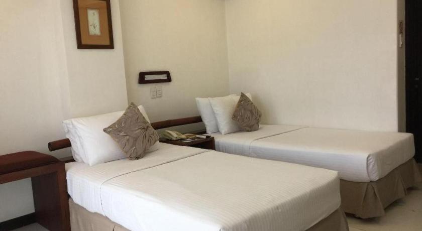 Soledad Suites Panglao Exterior foto